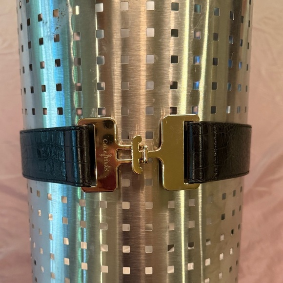 Cole Haan Black/Gold Crocodile Embossed Leather Stretch Back 1.5” Belt Small $90 - Picture 8 of 8